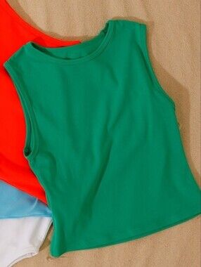 NWT Paragon Fitwear Sleveless Top